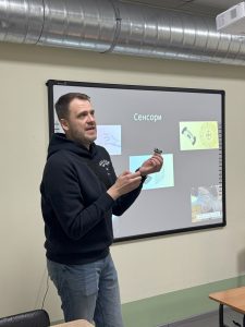 Ось і закінчились офлайн-зустрічі з школярами області у рамках проєкту «Заохочення до вступу на технічні спеціальності в університети Харкова» (ЦСР 4, ЦСР 11)