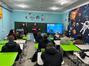 Викладачі та аспіранти кафедри КІТАР провели практичний майстер-клас для здобувачів освіти комунального закладу «Харківський ліцей з посиленою військово-фізичною підготовкою “Правоохоронець”» Харківської обласної ради (ЦСР 4)