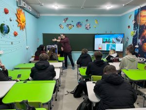 Викладачі та аспіранти кафедри КІТАР провели практичний майстер-клас для здобувачів освіти комунального закладу «Харківський ліцей з посиленою військово-фізичною підготовкою “Правоохоронець”» Харківської обласної ради (ЦСР 4)