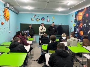 Викладачі та аспіранти кафедри КІТАР провели практичний майстер-клас для здобувачів освіти комунального закладу «Харківський ліцей з посиленою військово-фізичною підготовкою “Правоохоронець”» Харківської обласної ради (ЦСР 4)