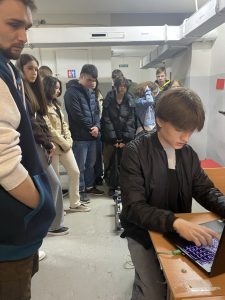 Популяризуємо науку серед підлітків. Допомагаємо їм пізнавати себе та світ навколо через науку! (ЦСР 4)