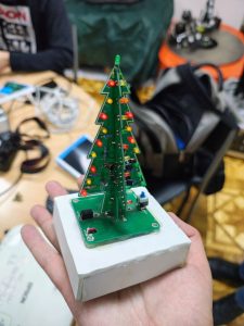 Гурток з Робототехніки продовжує працювати! Гурток з Робототехніки продовжує працювати!