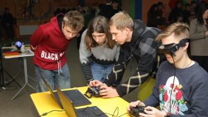 Батьківські збори з ХНУРЕ: у Новобаварському районі Харкова відбулася зустріч із батьками майбутніх вступників Батьківські збори з ХНУРЕ: у Новобаварському районі Харкова відбулася зустріч із батьками майбутніх вступників