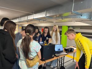 Наші викладачі провели профорієнтаційний захід для учнів Харківської гімназії № 148 Наші викладачі провели профорієнтаційний захід для учнів Харківської гімназії № 148
