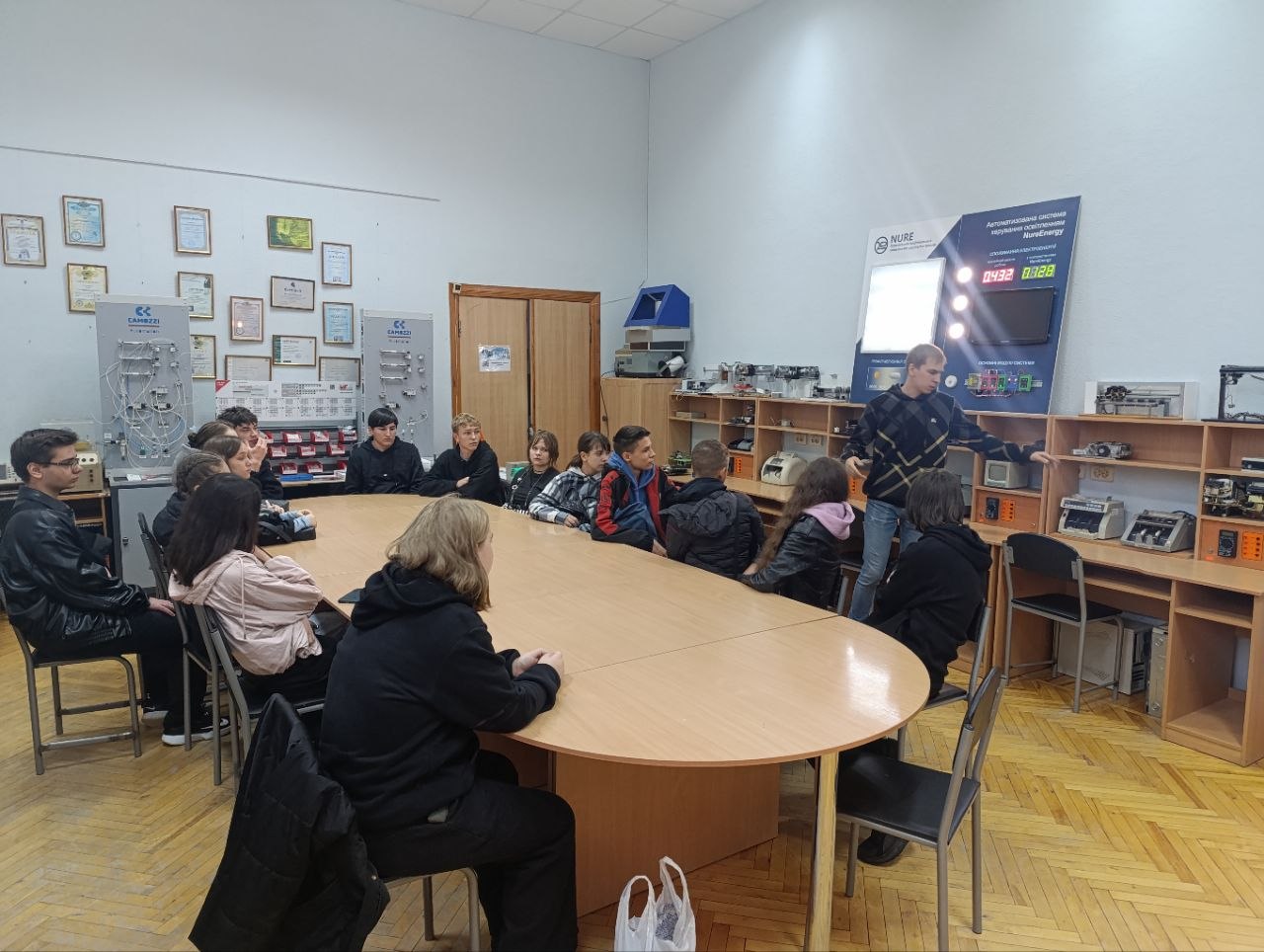 11th-grade students from Kharkiv Lyceum No. 126 visited the laboratories of the CITARSE department