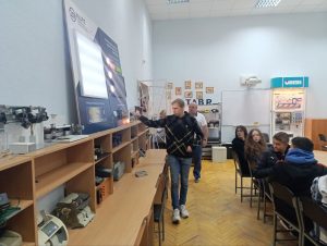 Учні 11 класу Харківського ліцею № 126 відвідали лабораторії кафедри КІТАРБІ Учні 11 класу Харківського ліцею № 126 відвідали лабораторії кафедри КІТАРБІ
